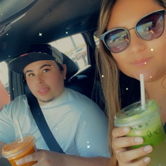 Meet your Posher, Alex - Picture 7 of 10